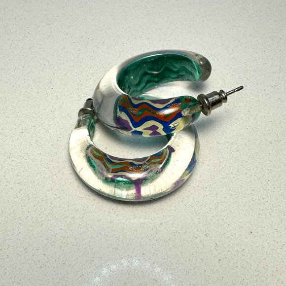 Clear Acrylic Hoops Pierced Earrings Groovy Design Fashion Costume Jewelry - Picture 5 of 9